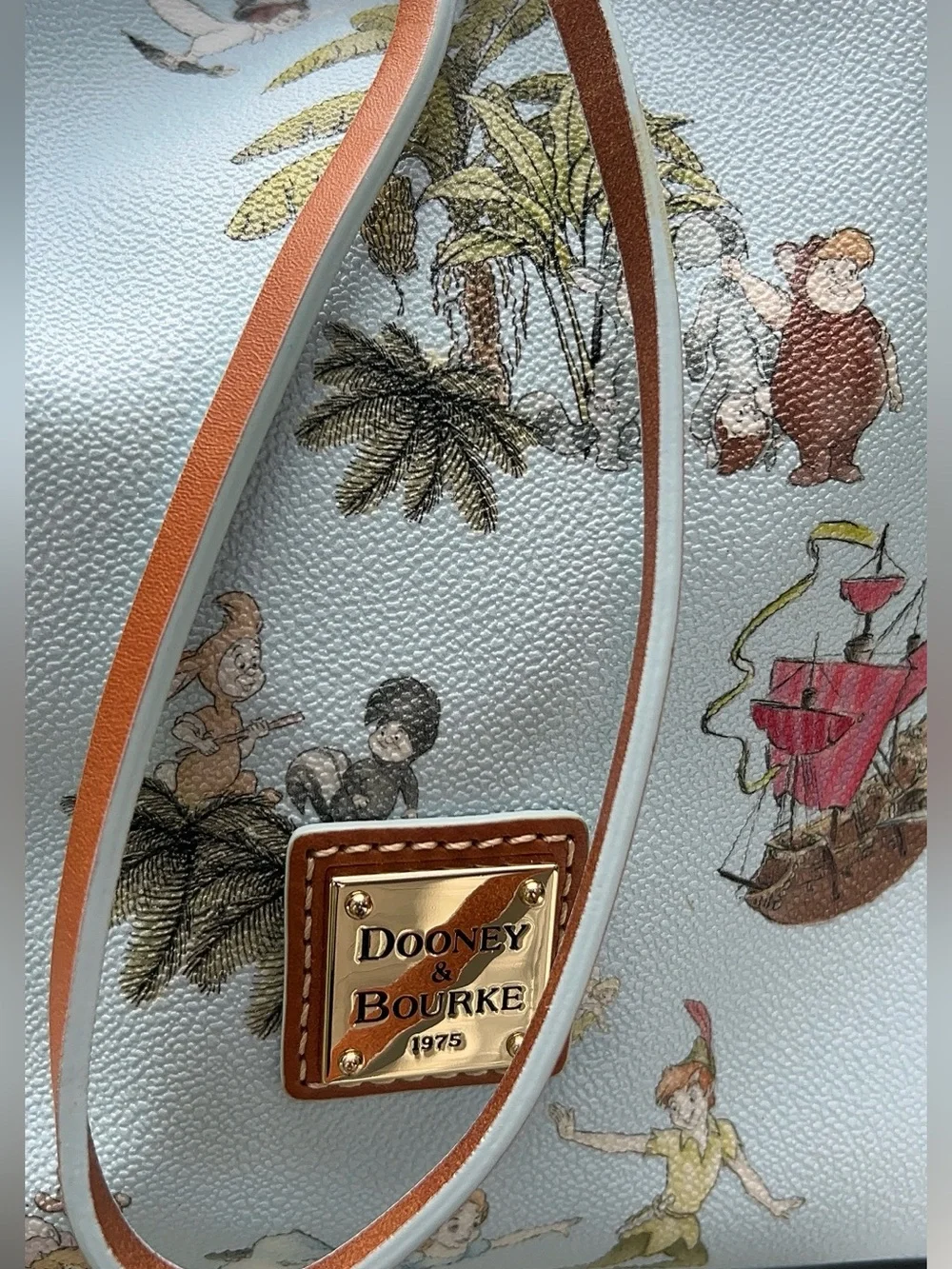 Dooney & Bourke 👛a beautiful